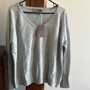 Brodie Women’s Paige V-neck Fine Cashmere Sweater